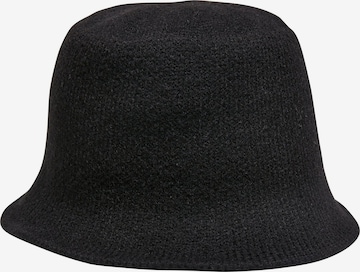 Urban Classics Hat in Black: front