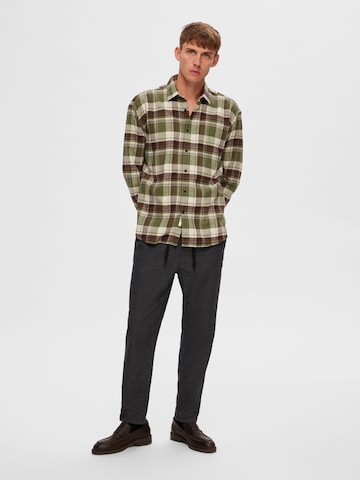 SELECTED HOMME Comfort fit Button Up Shirt 'Owen' in Green