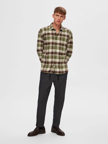 SELECTED HOMME - Ajuste confortable Camisa 'Owen' en verde