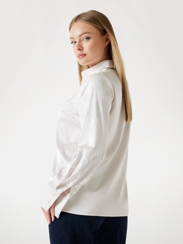 GUESS Blouse in White