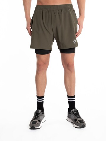 mymotus Regular Sportbroek in Groen: voorkant