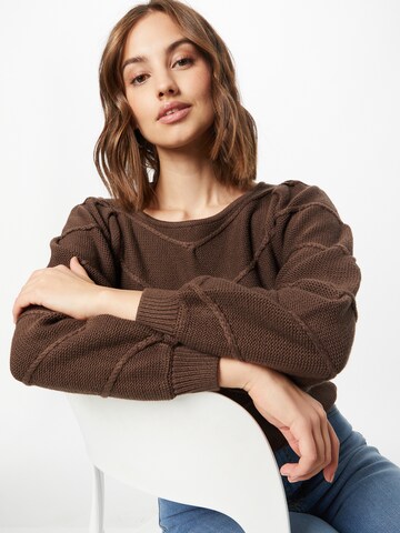 ICHI Sweter 'PILAR' w kolorze brązowy