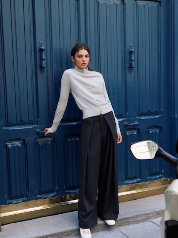 Pull&Bear Široke hlačnice Hlače z naborki | modra barva: sprednja stran
