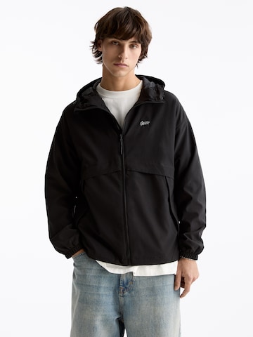 Pull&Bear Overgangsjakke i sort: forside