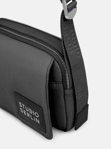 STUDIO BERLIN Umhängetasche 'DAHLEM MINI'‌‌‌‌‌‌‌‌‌ in Schwarz