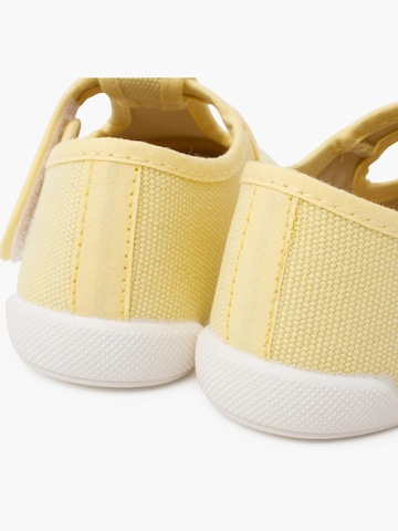 Chaussure basse Pisamonas en jaune