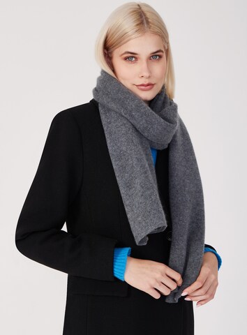 Style Republic Sjaal in Grijs: voorkant