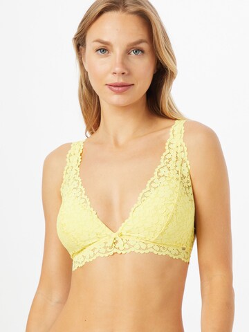 Skiny Triangle Bra in Yellow: front