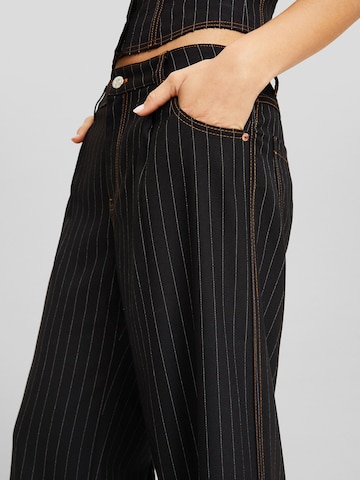 Bershka Szeroka nogawka Spodnie w kolorze czarny