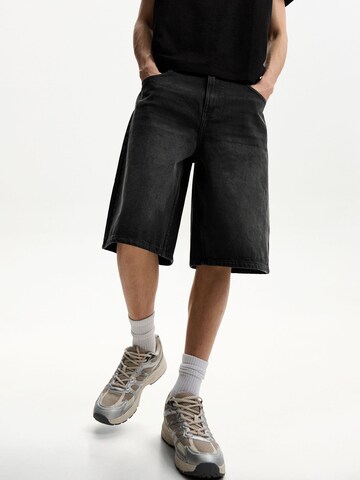 Bershka Loose fit Jeans in Black: front
