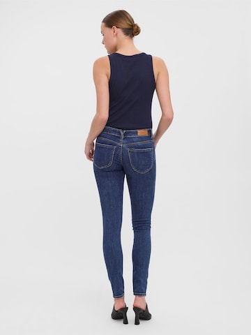 VERO MODA Skinny Jeans 'LYDIA' in Blauw