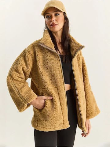 Bianco Lucci - Sobretudo de inverno 'Puffer- und Daunenmäntel' em castanho: frente