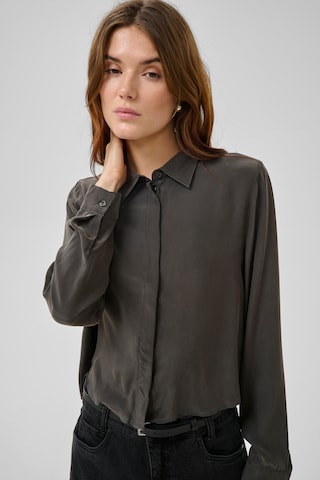 My Essential Wardrobe - Camisa em cinzento