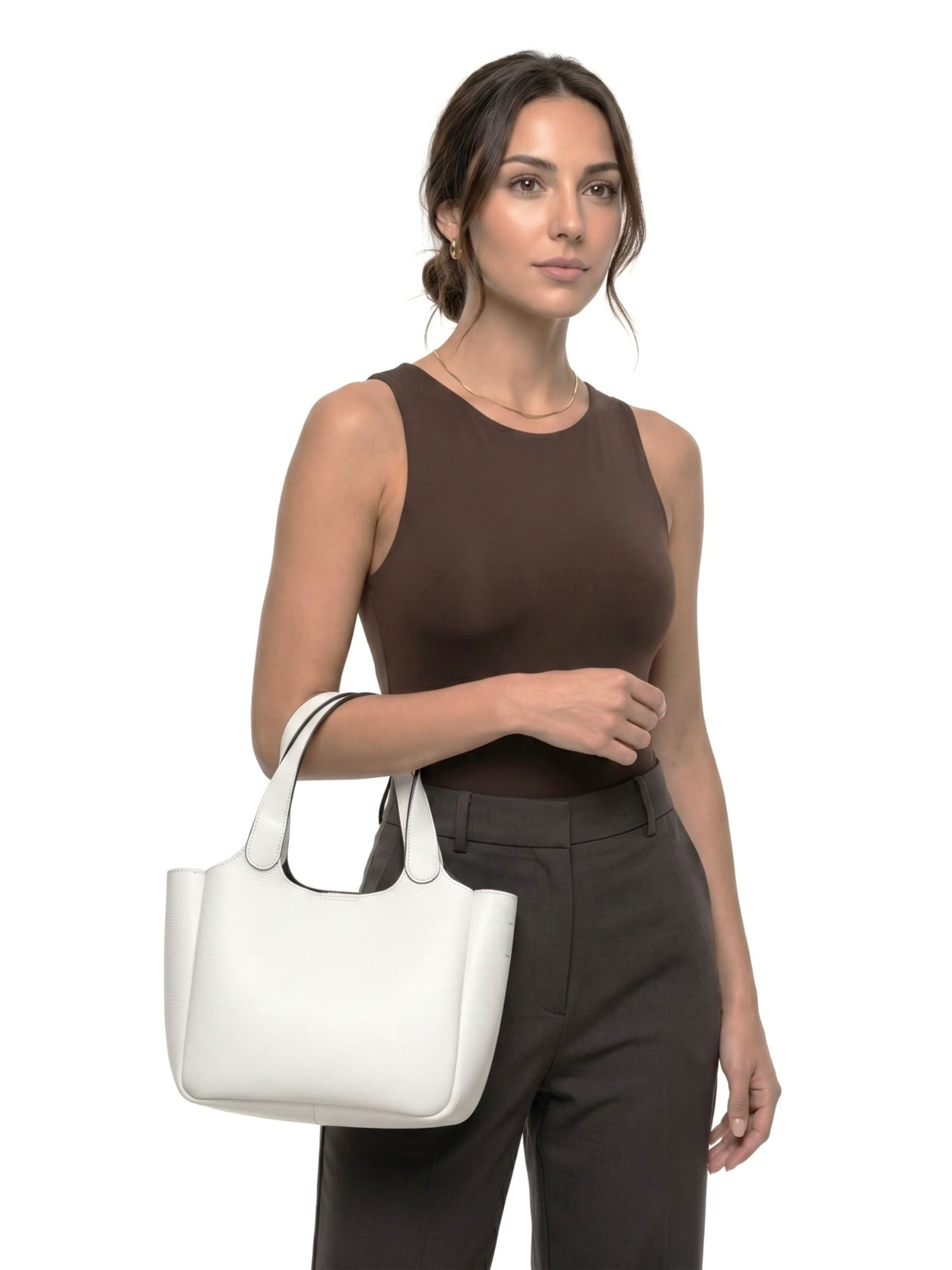 Cluty Handbag in White: front