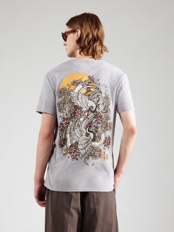 T-Shirt Superdry en gris : devant