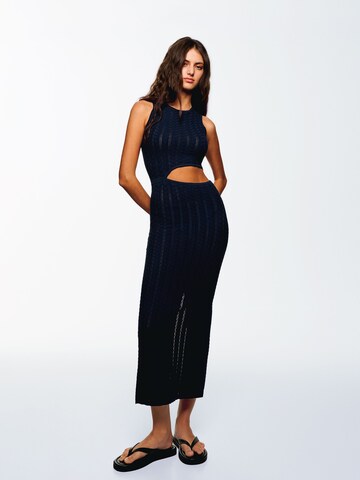 Bershka Gebreide jurk in Blauw: voorkant