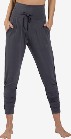 Magadi Workout Pants 'Francis' in Grey: front