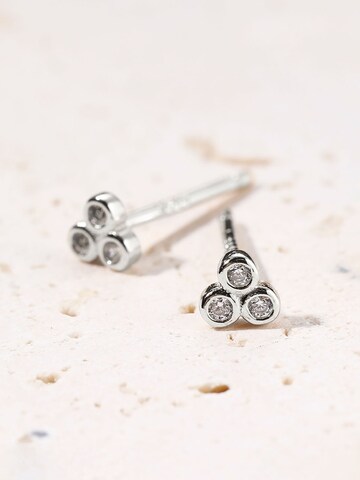 Hey Happiness Earrings 'White Triad' in Silver