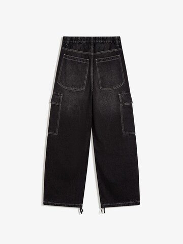 Bershka Baggy Cargo Jeans in Black