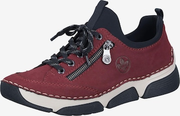 Baskets basses Rieker en rouge : devant