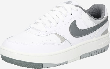 Nike Sportswear Низкие кроссовки 'Gamma Force' в Белый: спереди