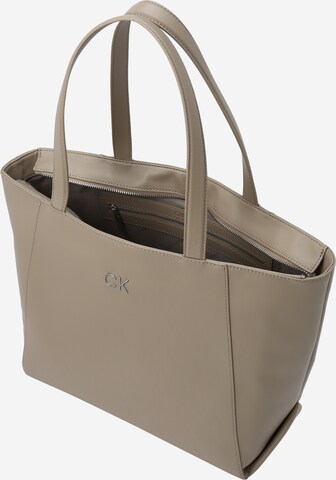 Calvin Klein Μεγάλη τσάντα σε γκρι