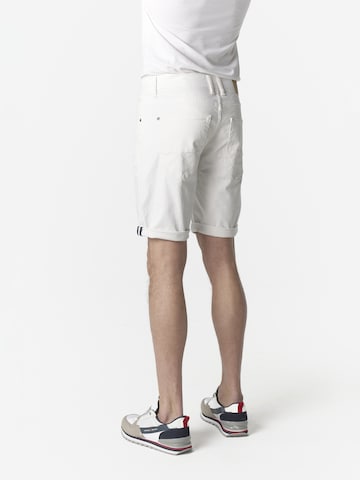 KOROSHI Regular Shorts in Weiß