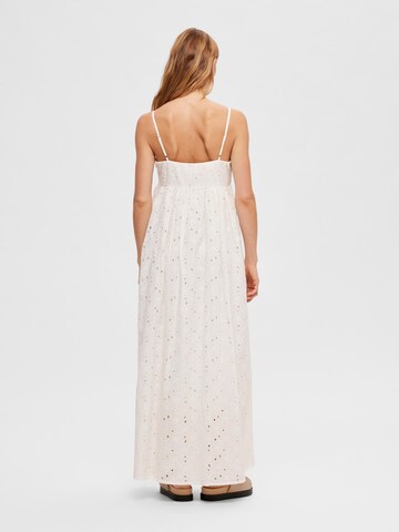 Robe d’été SELECTED FEMME en blanc