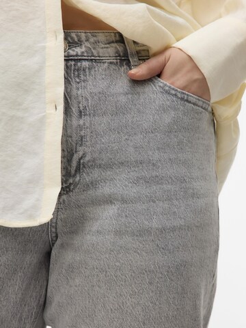 Vero Moda Curve Regular Jeans 'VMCTessa' in Grijs