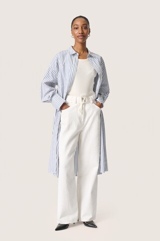 SOAKED IN LUXURY Blousejurk 'Mimilou' in Blauw