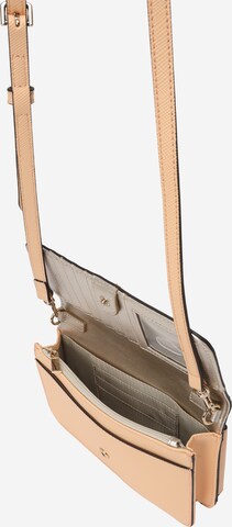 GUESS Skuldertaske 'NOELLE' i beige