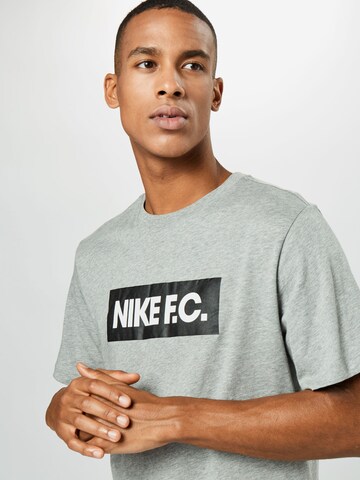 NIKE Regular Fit Shirt in Grau