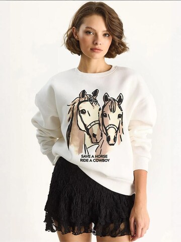 Sweat-shirt Bianco Lucci en blanc : devant
