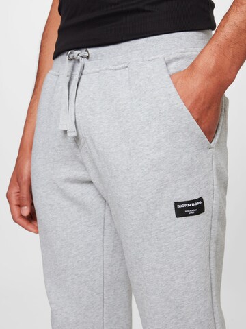 Effilé Pantalon de sport 'CENTRE' BJÖRN BORG en gris