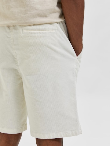 SELECTED HOMME Loose fit Pants 'Ashford' in White