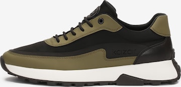 Sneaker bassa di Kazar in verde: frontale