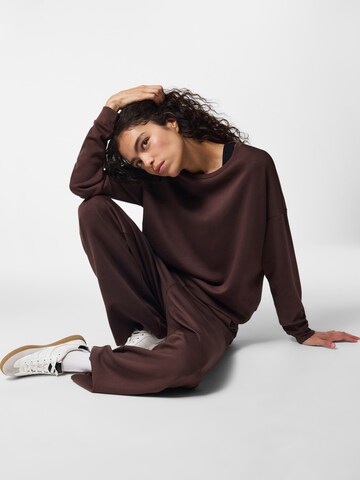 PIECES Sweatshirt in Braun