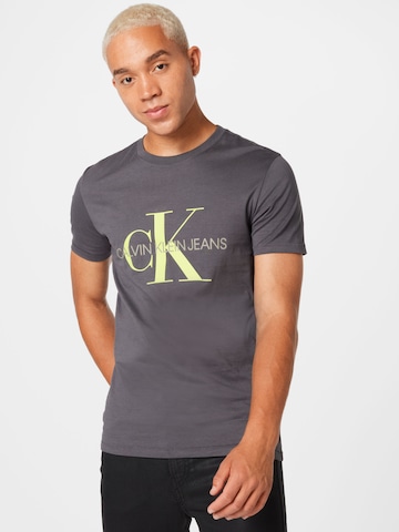 Coupe regular T-Shirt Calvin Klein Jeans en gris : devant