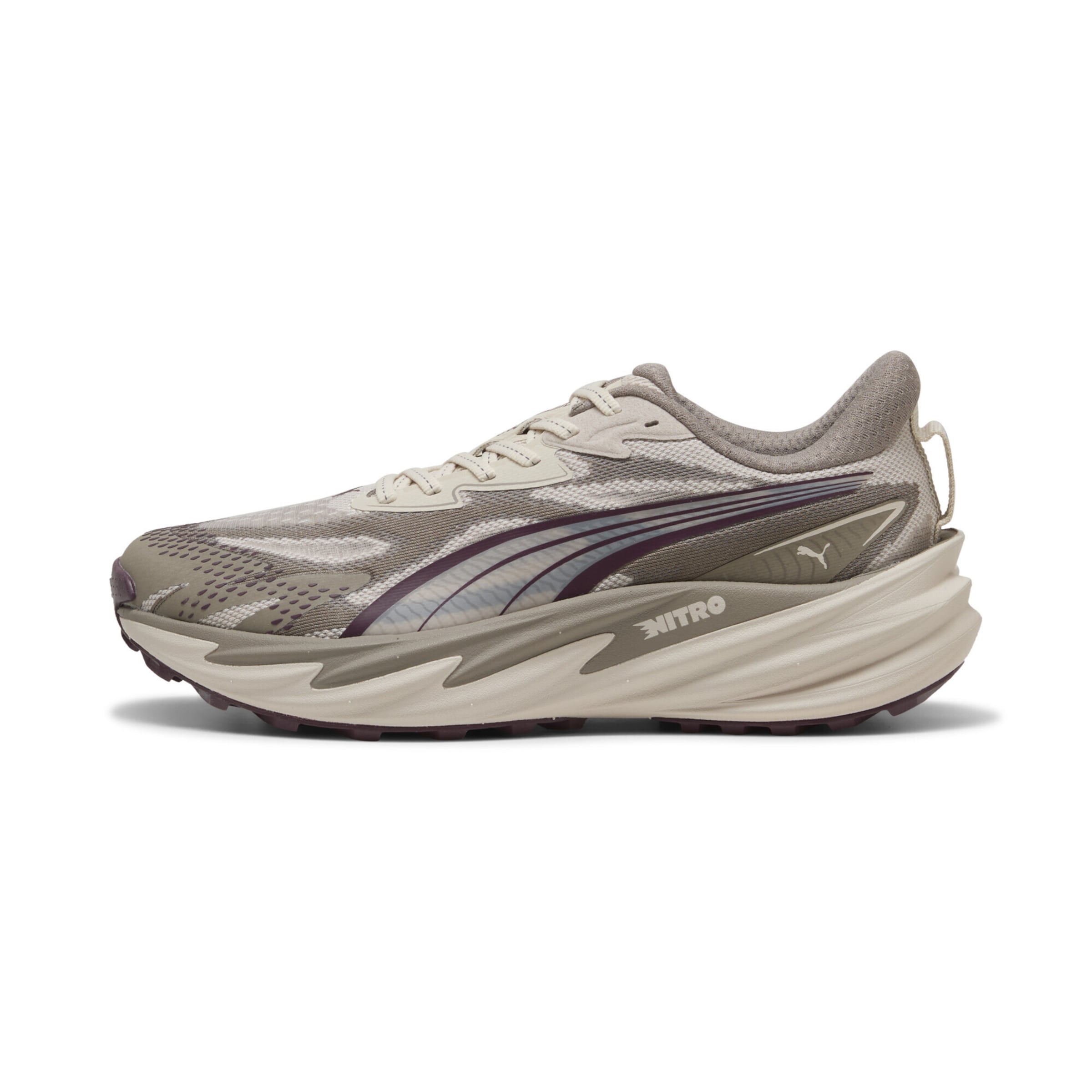 Chaussure de course PUMA en beige : devant