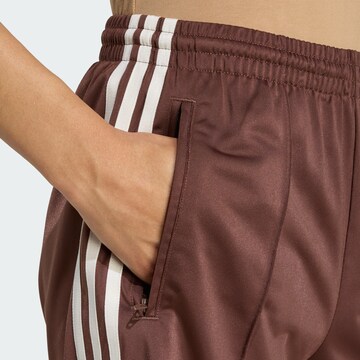 ADIDAS ORIGINALS Loosefit Shorts 'Firebird' in Braun