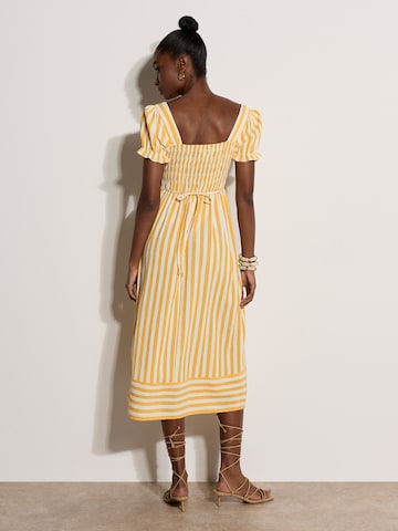 Robe ' ' Apricot en jaune