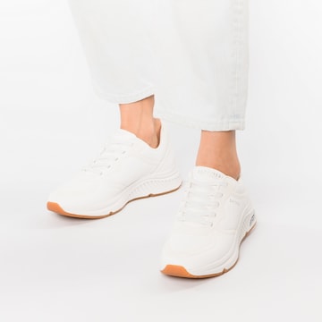 SKECHERS Sneakers in White