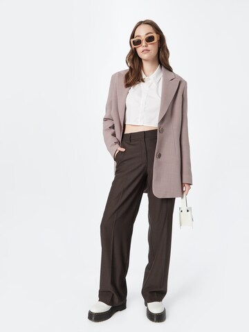 Coster Copenhagen Loose fit Trousers with creases 'Petra' in Brown