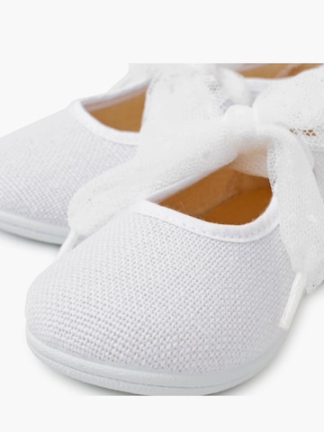 Pisamonas - Bailarina en blanco