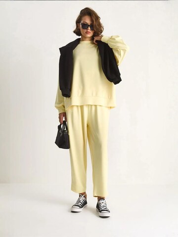 Tuta da jogging di Bianco Lucci in giallo