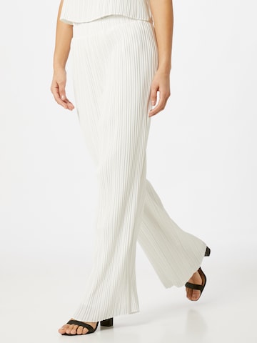 Y.A.S Wide leg Pants 'KELLY' in White: front