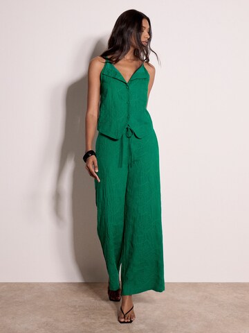 Apricot Regular Pants ' ' in Green: front