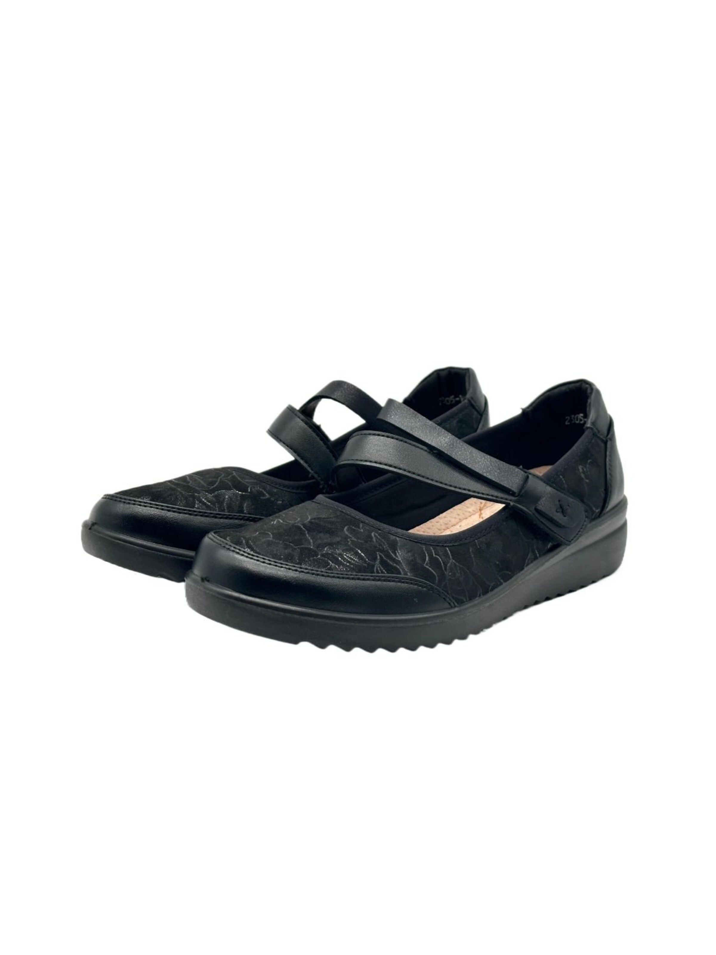 Nowaland Classic Flats in Black
