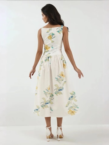 Hiccup - Vestido em branco