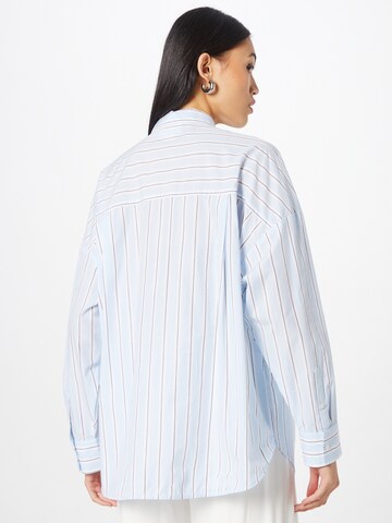 Monki Blouse in Blauw